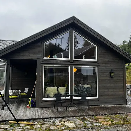 Ved Nysaetervatnet - Fjellsaetra Sykkylven