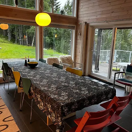 Ved Nysaetervatnet - Fjellsaetra *