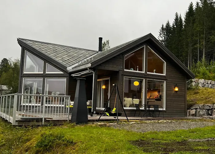 Ved Nysaetervatnet - Fjellsaetra *